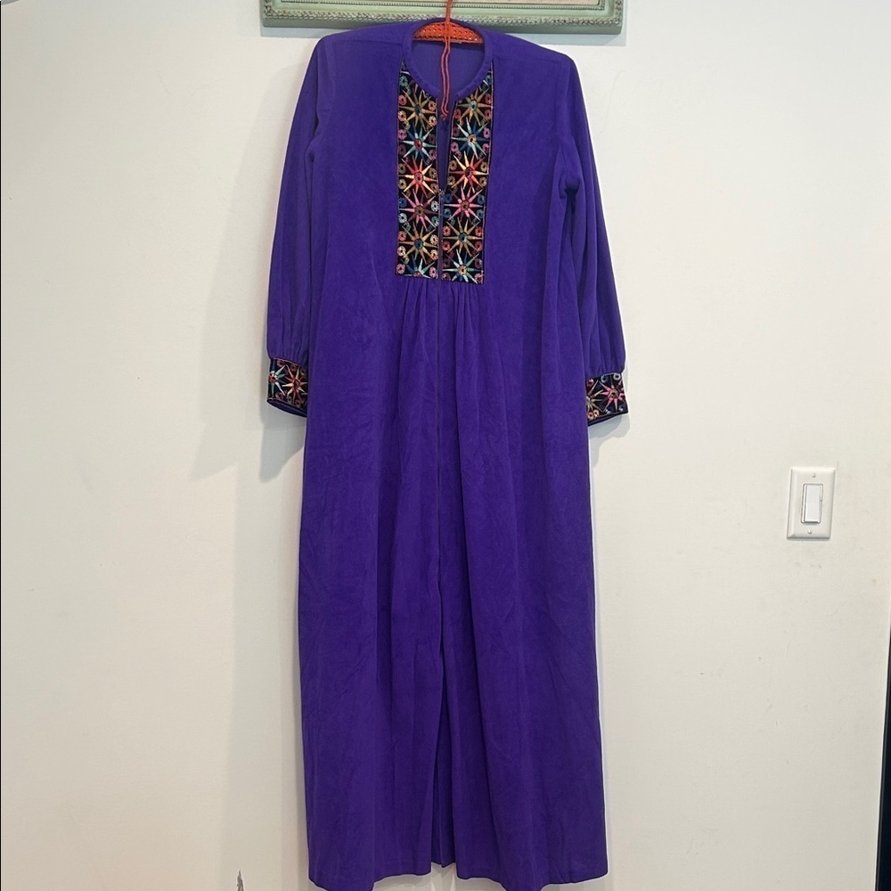 Vintage Purple 60s-70s Embroidered Maxi House Dress Women’s medium
